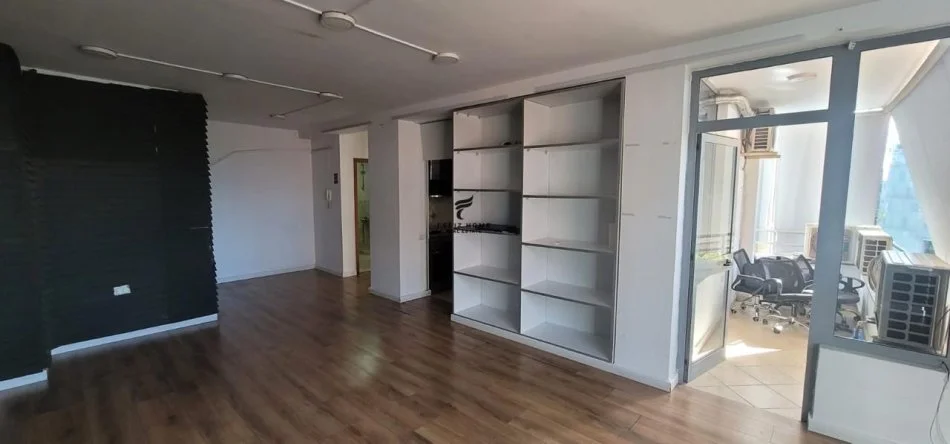 Tirane, affitto appartamento 2+1 Piano 8, 108 m² 1.100 € (CENTRO)
