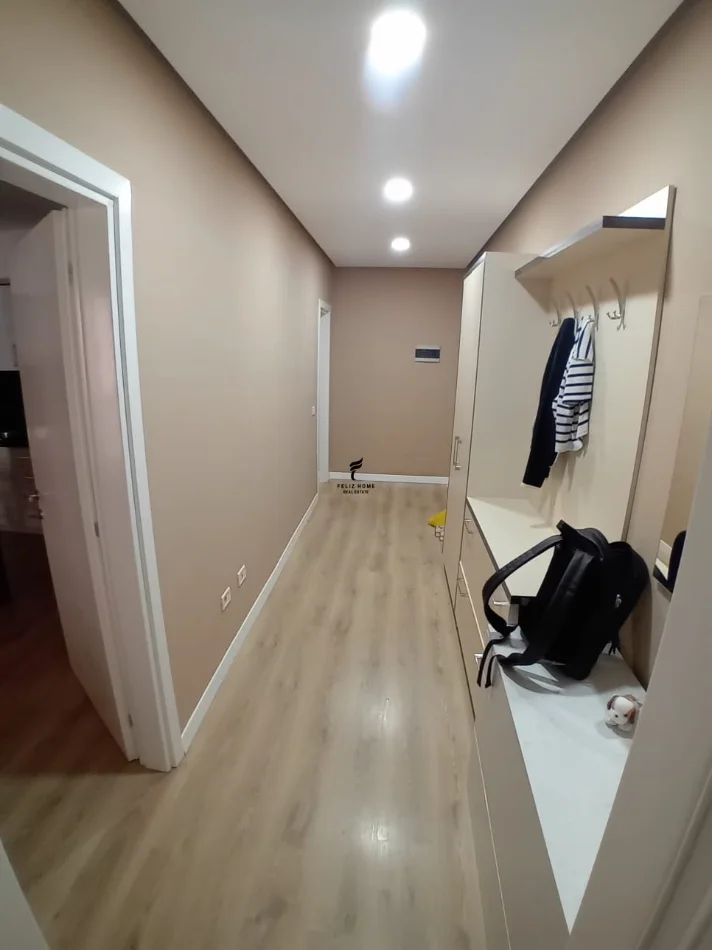 Tirane, affitto di appartamento 1+1 Piano 2, 73 m² 700 € (VIA KAVAJES)