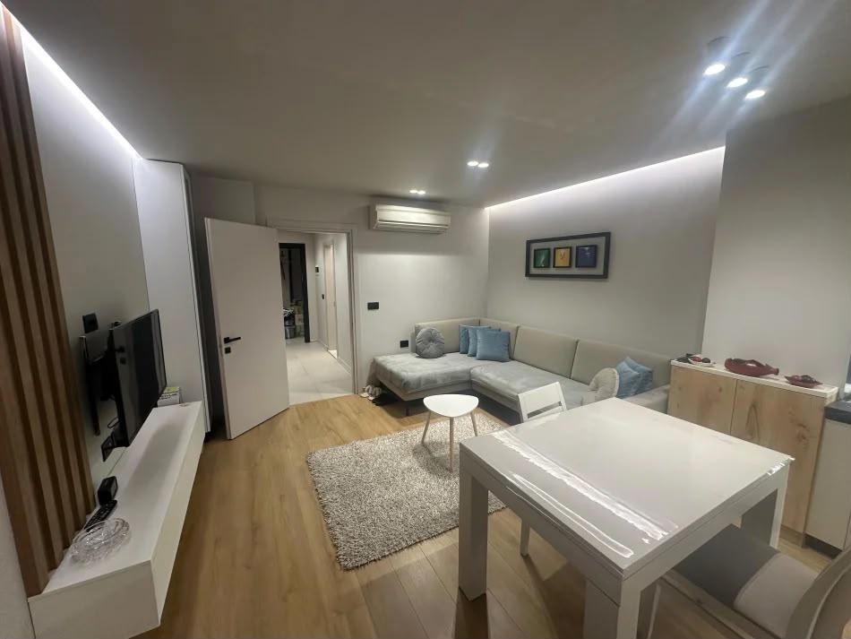 JEPET APARTAMENT ME QERA 1+1, STADIUMI DINAMO