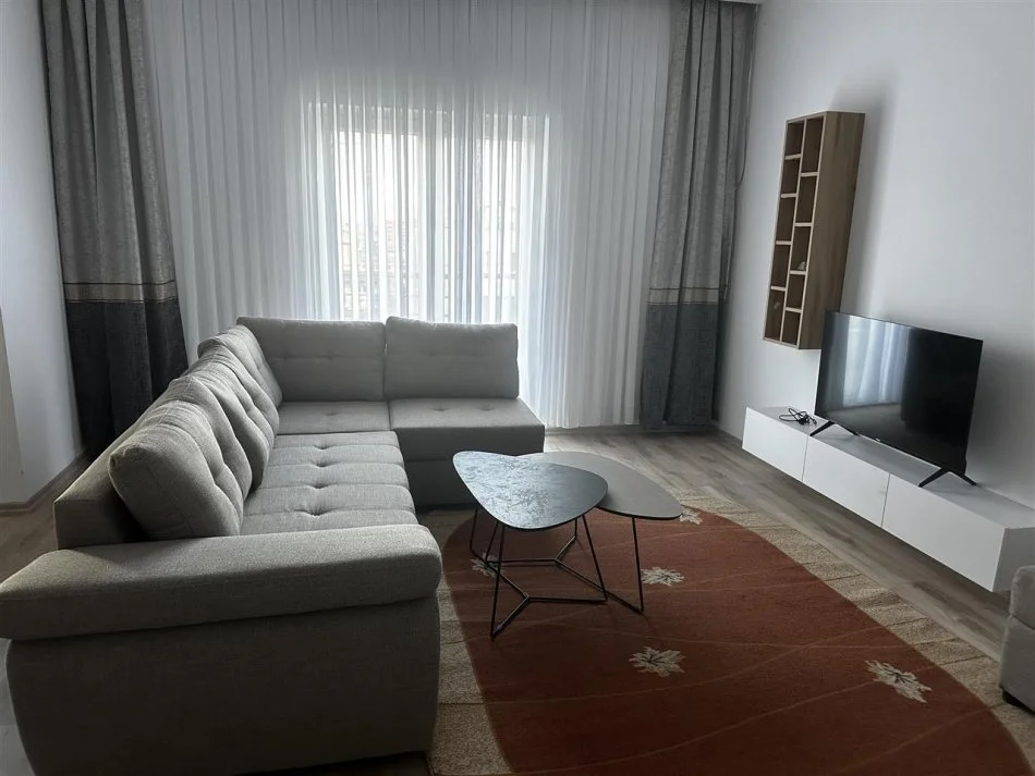 Tirane, jepet me qera apartament 3+1+Ballkon Kati 2, 120 m² 650 € (SELITE)