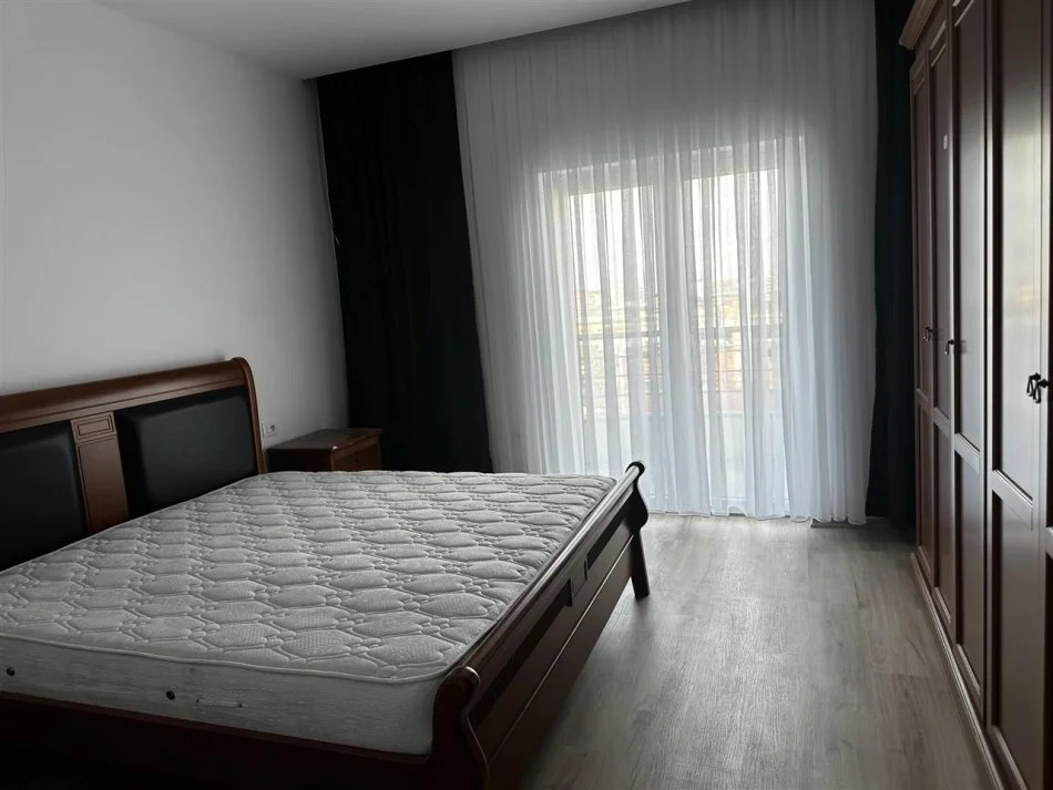 Tirane, affitto di appartamento 3+1+Balcone Piano 2, 120 m² 650 € (SELEZIONATO)