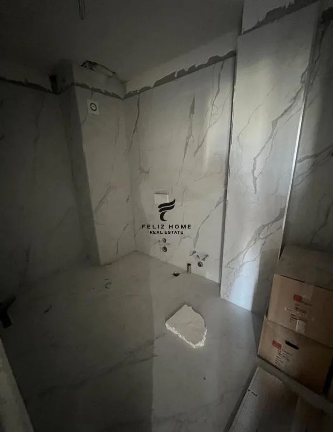Tirane, affitto appartamento 1+1+Balcone Piano 3, 81 m² 600 € (FUSHA E AVIACIONIT)