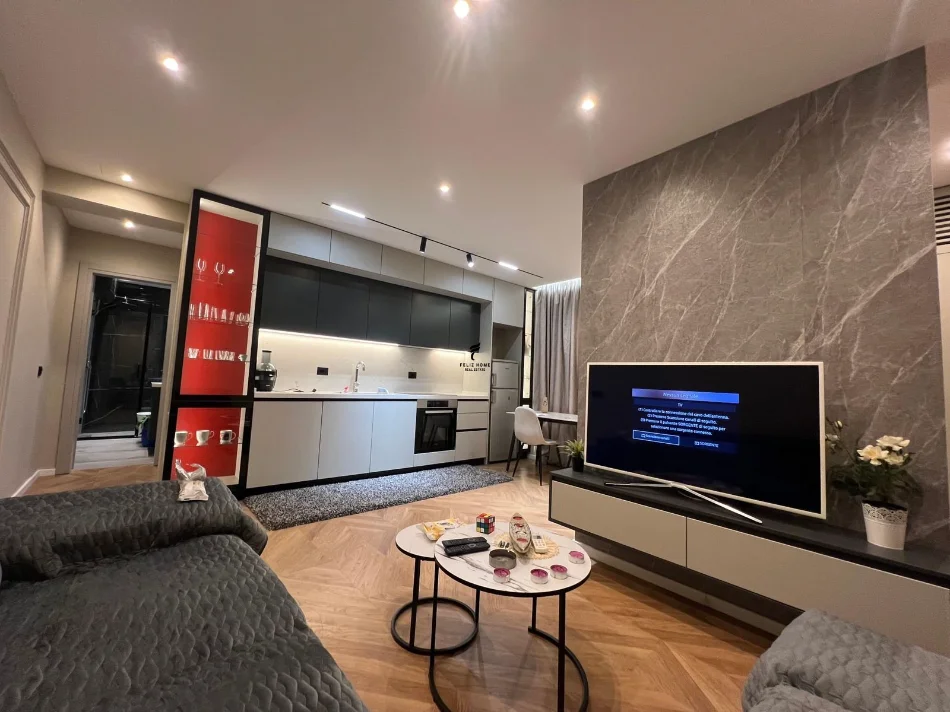 Tirane, jepet me qera apartament 1+1 Kati 1, 72 m² 700 € (KODRA E DIELLIT)