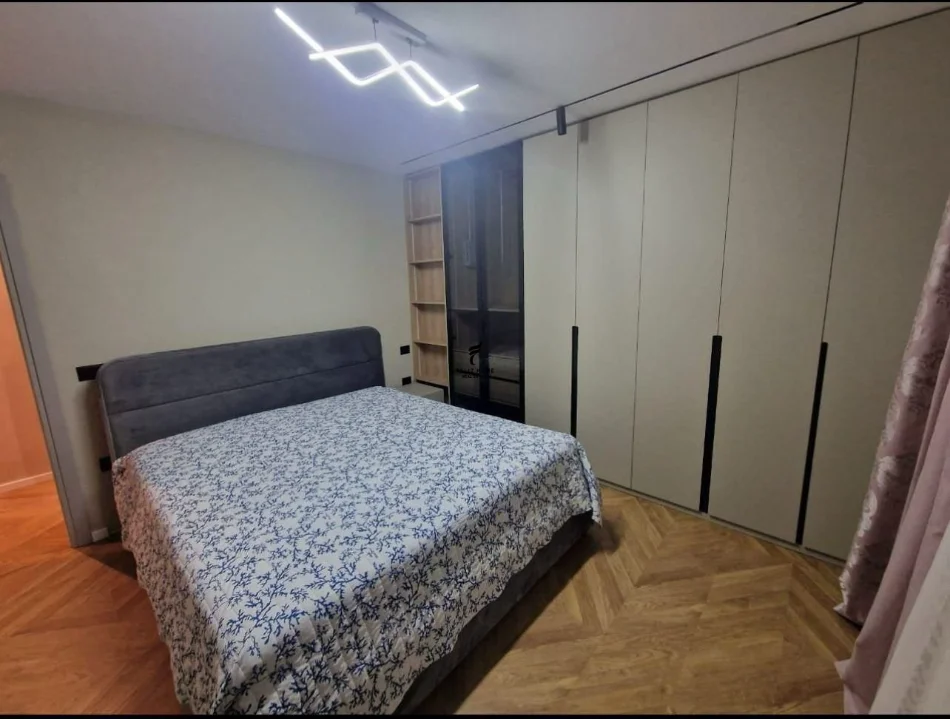 Tirane, affitto appartamento 1+1 Piano 1, 72 m² 700 € (CODICE DIELLIT)