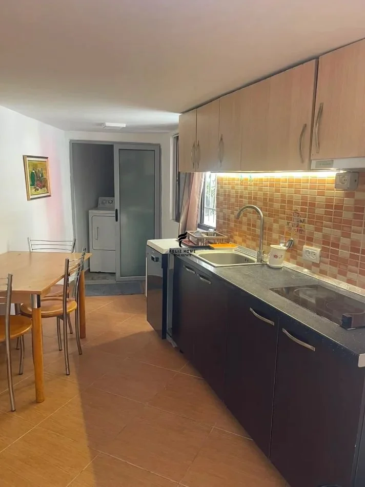 Tirane, affitto appartamento 2+1 Piano 0, 70 m² 450 € (COMUNE DI PARISIT)