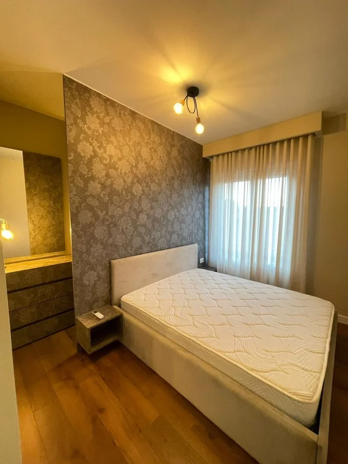 Tirane, affitto appartamento 2+1+Balcone Piano 2, 75 m² 700 € (IN VENDITA)