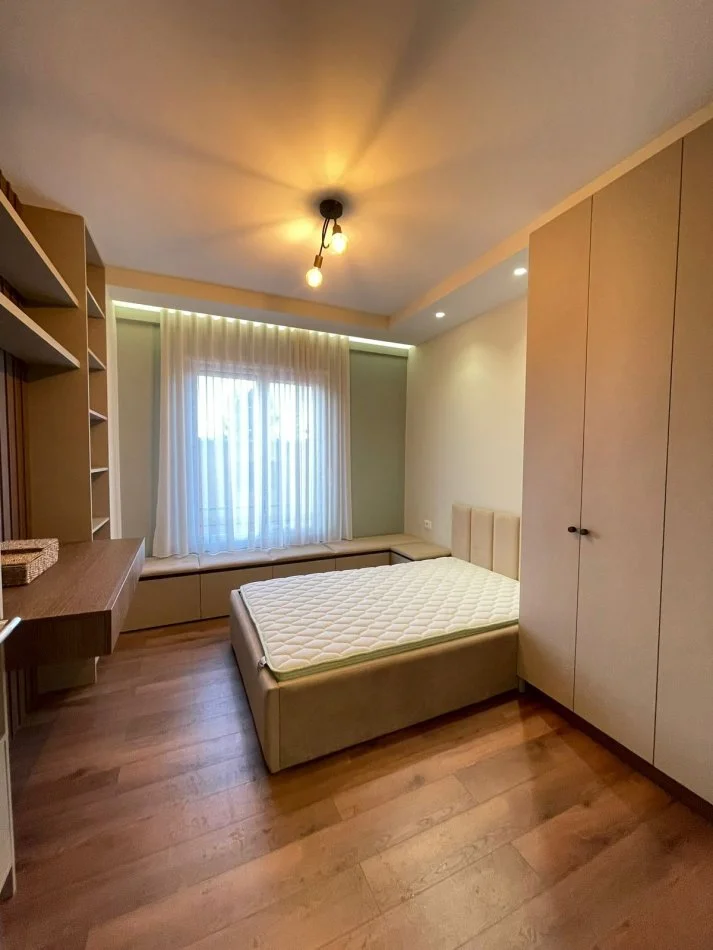 Tirane, affitto appartamento 2+1+Balcone Piano 2, 75 m² 700 € (IN VENDITA)