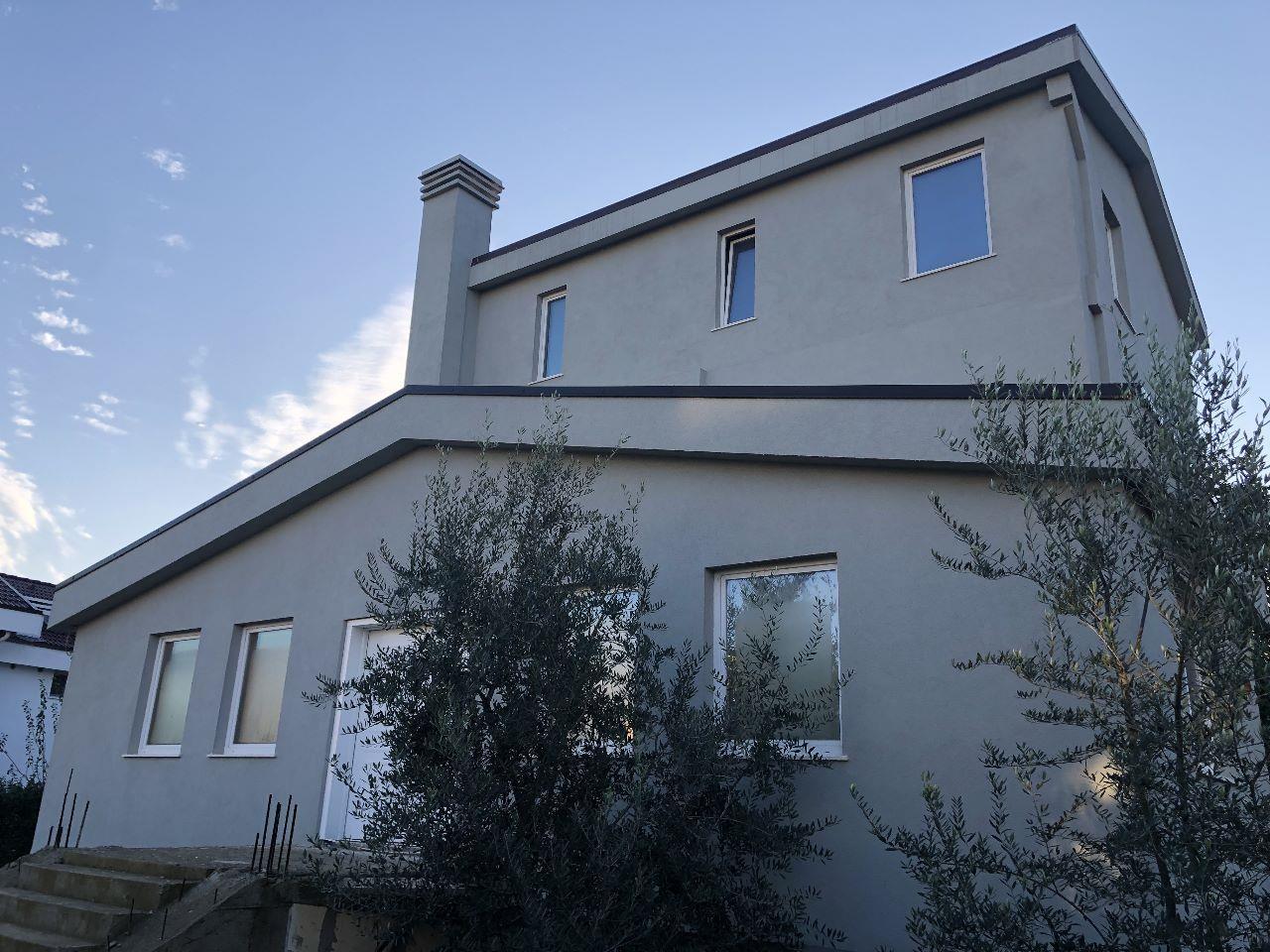 Vilè 3-piani in affitto, Akacia Hills 2