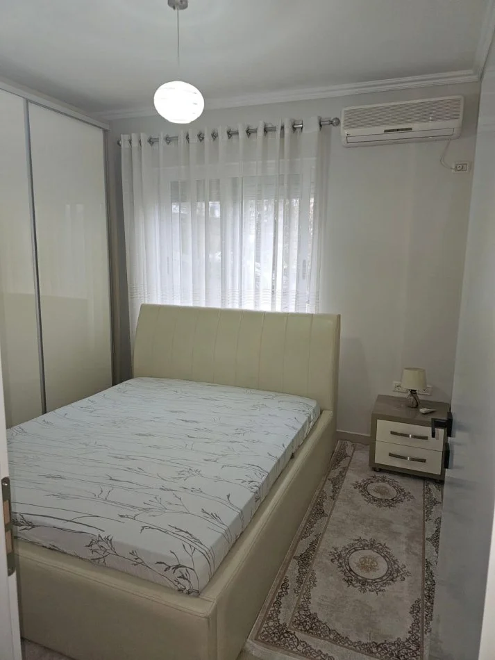 Tirane, affitto appartamento 2+1+Balcone Piano 2, 100 m² 600 € (CODICE DELL'ANNUNCIO)