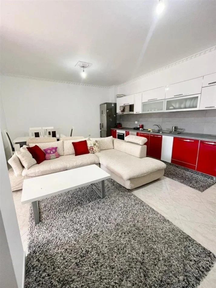 Tirane, jepet me qera apartament 2+1+Ballkon Kati 2, 100 m² 700 € (JORDAN MISJA)