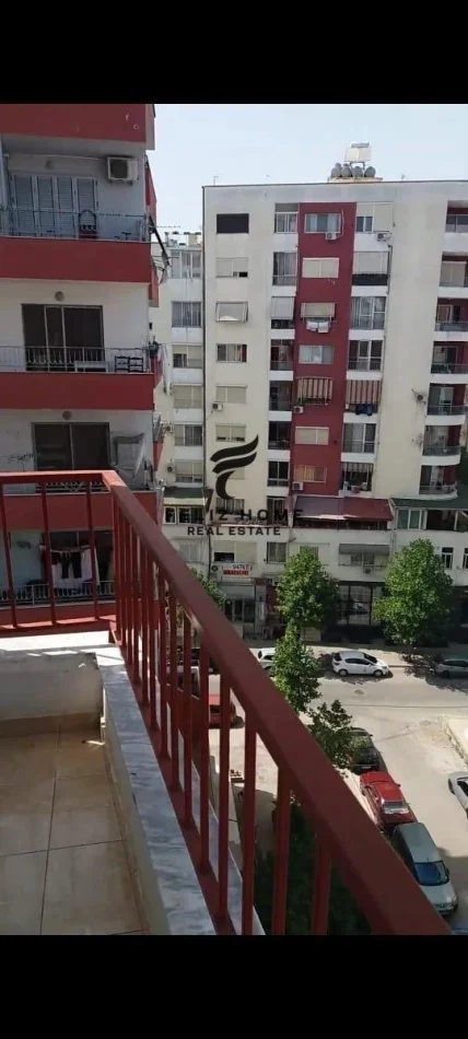 Tirane, affitto appartamento 2+1 Piano 6, 87 m² 450 € (YERISHT)