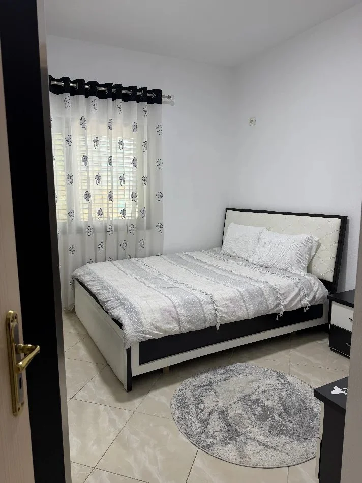 Tirana, 2+1 Apartment for Rent, 3rd Floor, 98 m², 500 € (Unaza e Madhe)