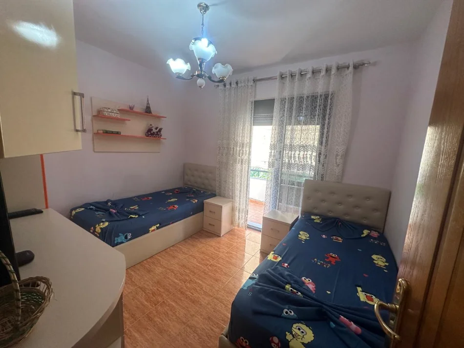 Tirana, Apartment for Rent 2+1+Balcony, 3rd Floor, 95 m², €600 (Pazari i Ri)