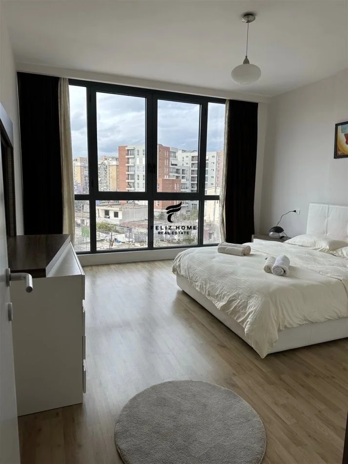 Tirane, affitto appartamento 2+1 al terzo piano, 110 m², 750 € (vicino al parco)