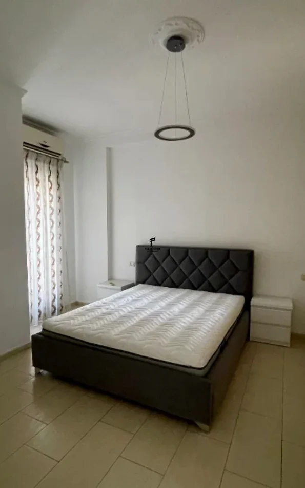 Tirane, affitto appartamento 1+1 al piano 4, 70 m² 800 € (MYSLYM SHYRI)