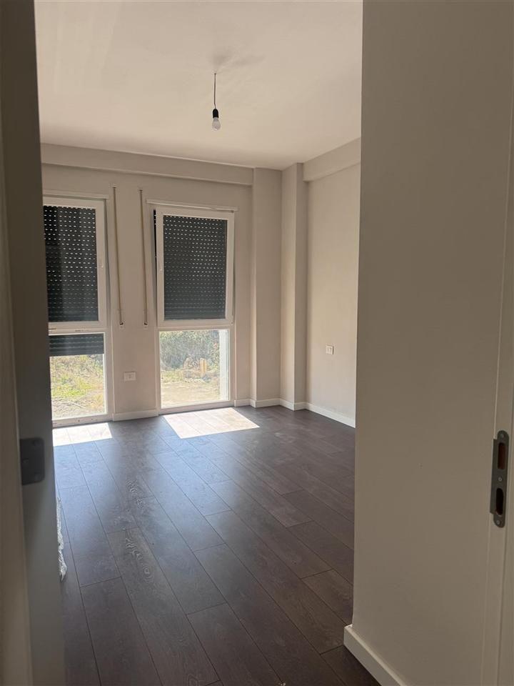 Zyra in affitto di 125 m2 su Bulevardi RI a 650 euro
