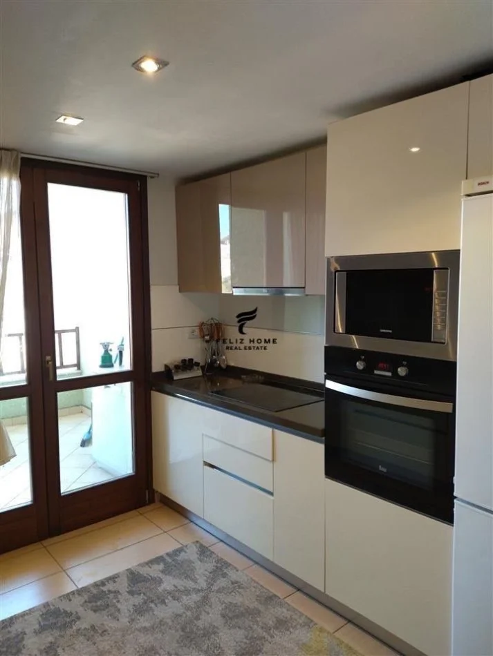 Tirano, affitto con consegna immediata 2+1, Sesto piano, 220 m², 600 € (QUARTIERE BOTANIK)