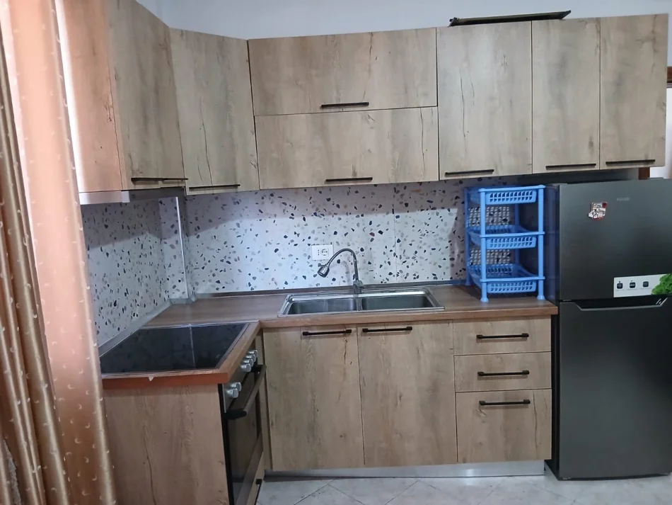 Tirane, apartment for rent 1+1, First Floor, 70 m², €400 (American Villas)