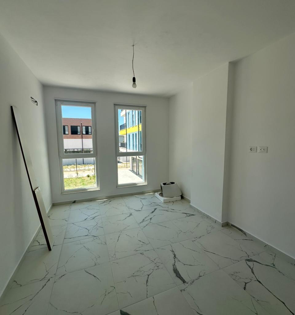 🔥Jepet zyre me qira Univers City, perballe shkolles