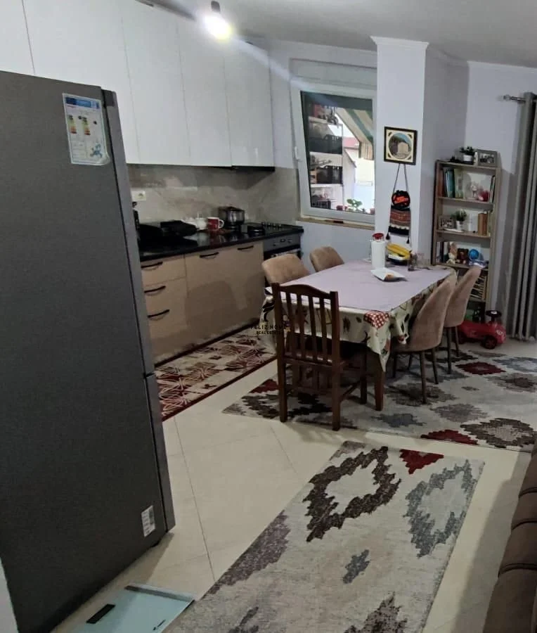 Tirane, affitto appartamento 2+1 Piano 7, 140 m² 600 € (YBERRISHT)