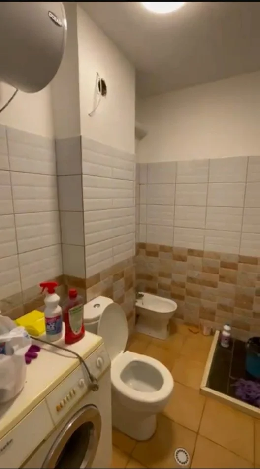Tirane, affitto mensile appartamento 2+1 Piano 3, 70 m² 500 € (Yzberisht)