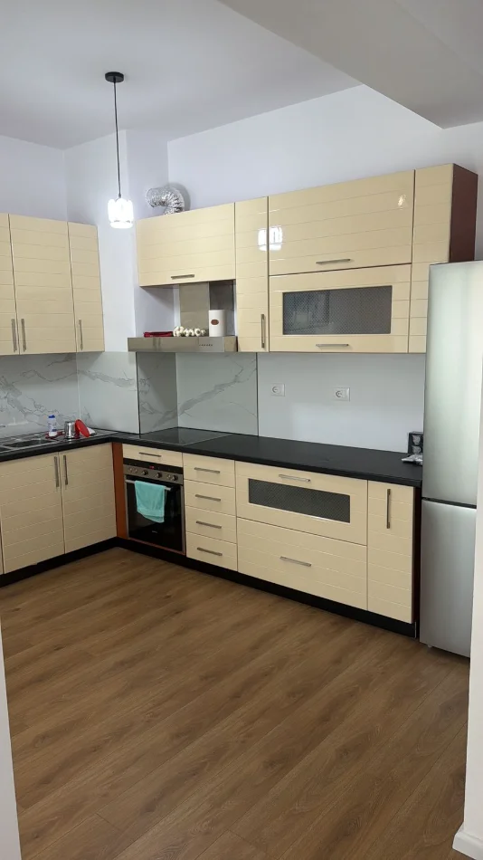 Tirane, for rent 2+1 apartment with balcony, 7th floor, 98 m², €450 (Ali Demi/Rezidenca Kadiu)