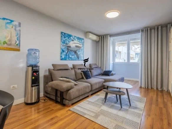 Tirana, affitto appartamento 2+1 Piano 3, 94 m² 950 € (Piazza Willson)