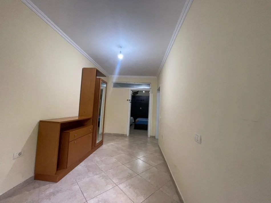Tirane, affitto appartamento 1+1, Piano 1, 120 m², 600 € (BRRYLI)