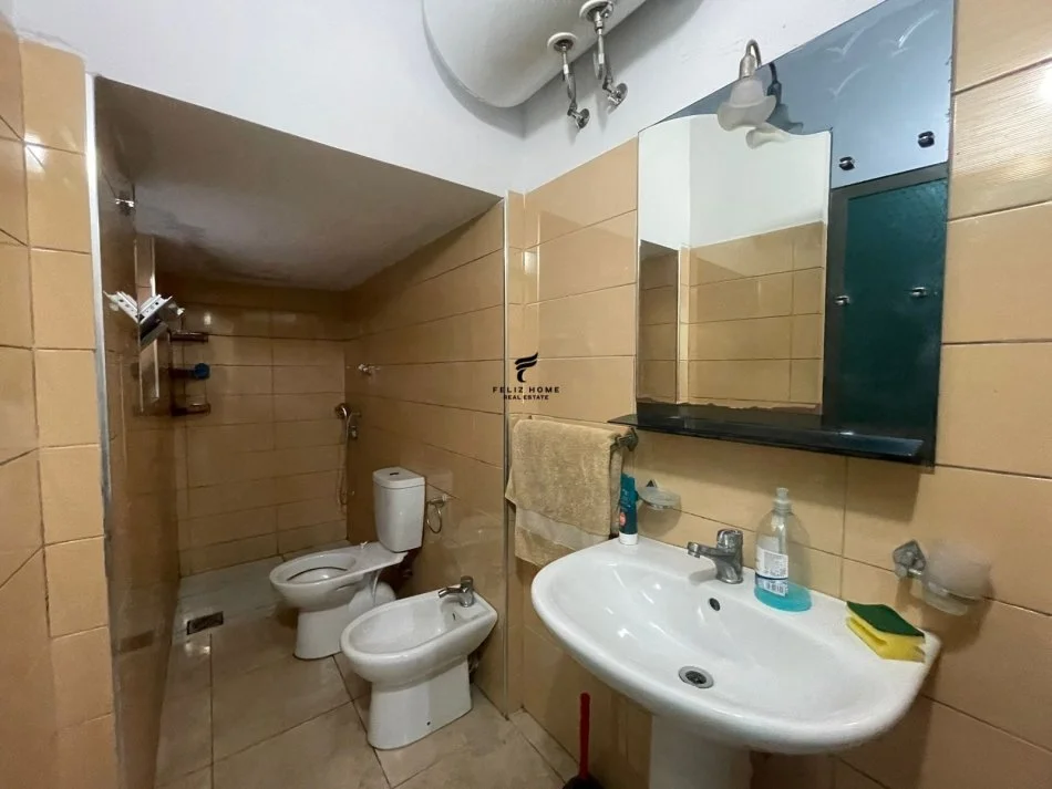 Tirane, affitto appartamento 1+1, Piano 1, 120 m², 600 € (BRRYLI)