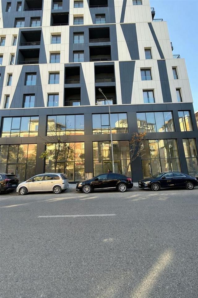 SHITET DYQAN 40 M2 RRUGA E BARIKADAVE 36.000.000 LEKE