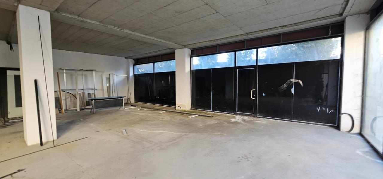 Ambiente commerciale in affitto, Centro