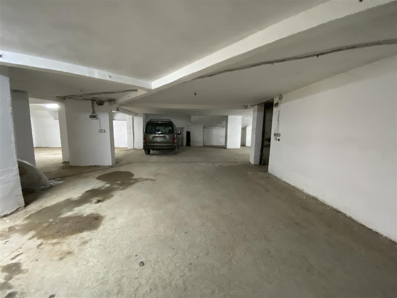 Garage in affitto o parcheggio nella zona di Mozaiku