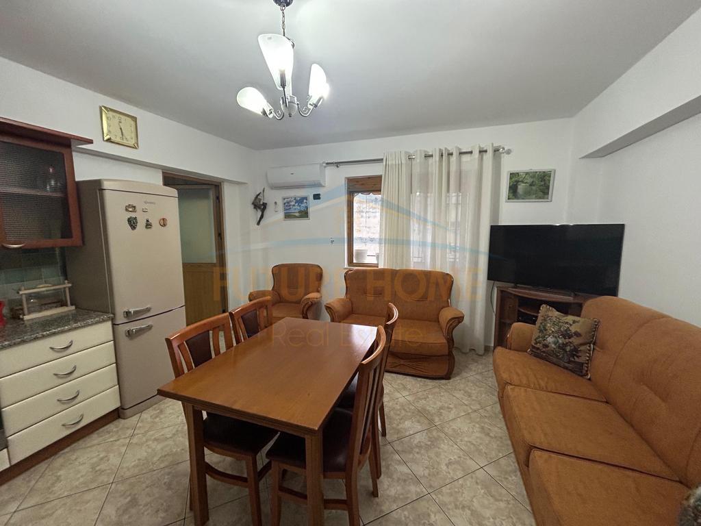 0697048065 Qera, Apartament 2+1, Spitali, Durrës