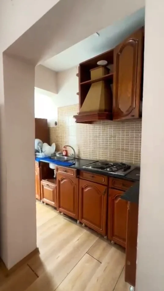 Tirane, For Rent 2+1 Apartment with Balcony, 3rd Floor, 85 m², 500 € (Kongresi i Manastirit Street)