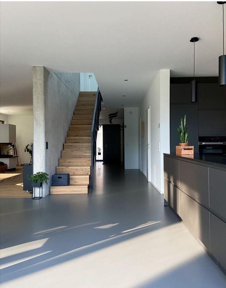 ZYRE ME QERA 300 M2 BLLOKU 3000 EURO