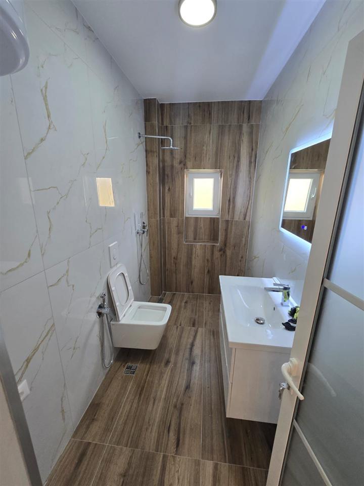 Zyra con affitto di 75 m2 in Myshlym Shyrit a 650 EUR