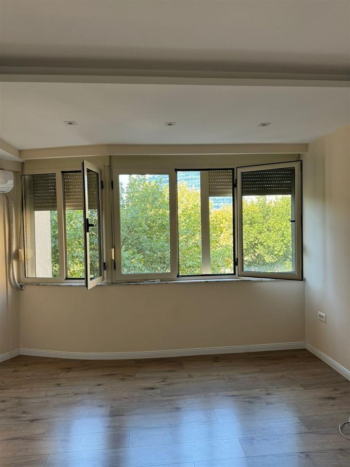 ZYRE ME QERA 80 M2 9-KATSHET 1.200 EURO