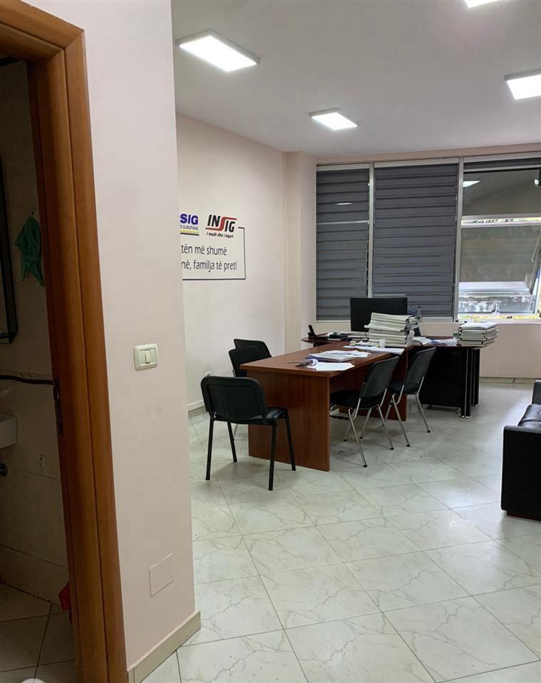 Zyra in affitto di 39 m² in Via Elbasanit 500 euro