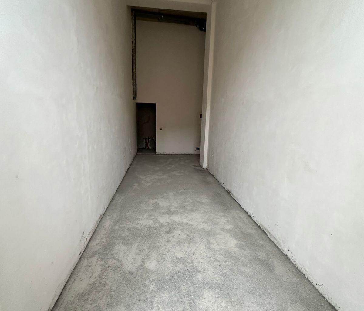 SHITET DYQAN 27 M2 RRUGA E DIBRES 280.000 EURO