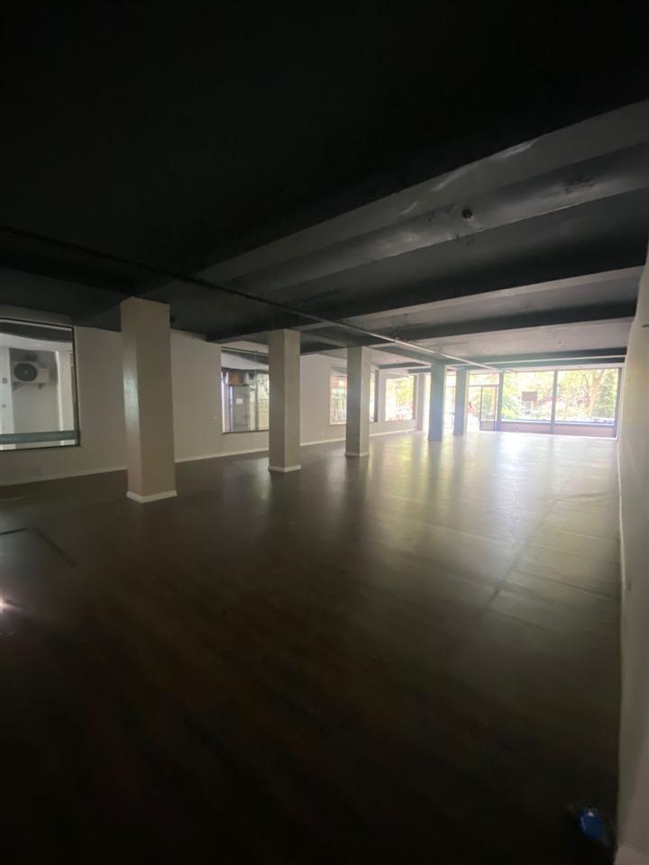 Ambient Business con Quota di 727 m2, Esposizione Esterna, 15.000 Euro