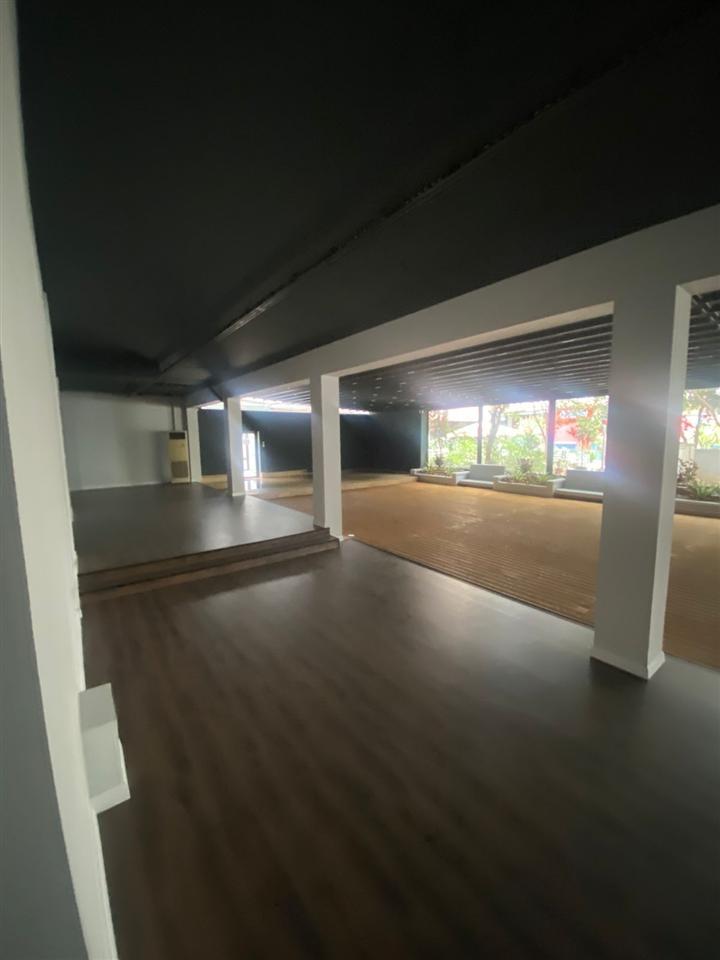 Ambient Business con Quota di 727 m2, Esposizione Esterna, 15.000 Euro