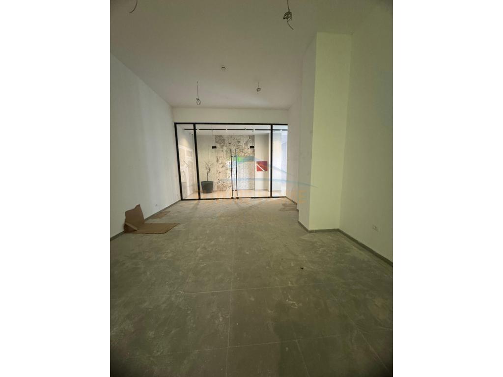 0692268458 Vendita, Ambiente Commerciale, Garden Building, Tirana
