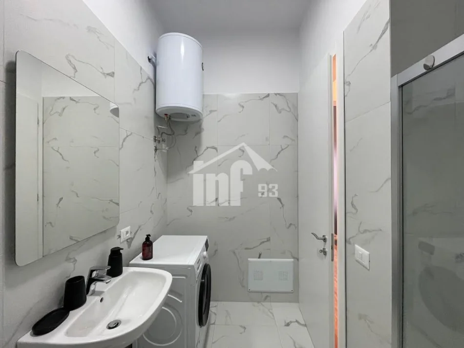 Tirane, affitto appartamento 1+1 Piano 3, 78 m² 700 € (NEL COMPLESSO DELIJORGJI)