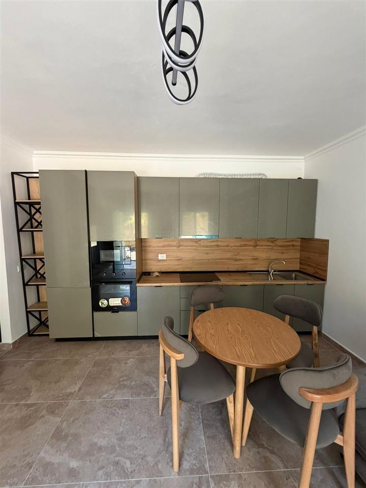 0682064333 🌴 For Sale 1+1 With Veranda – Shkëmbi i Kavajës!