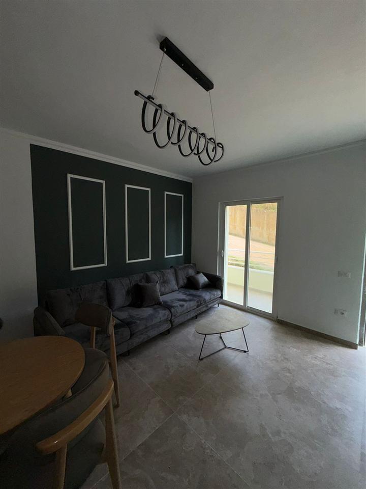 0682064333 🌴 For Sale 1+1 With Veranda – Shkëmbi i Kavajës!