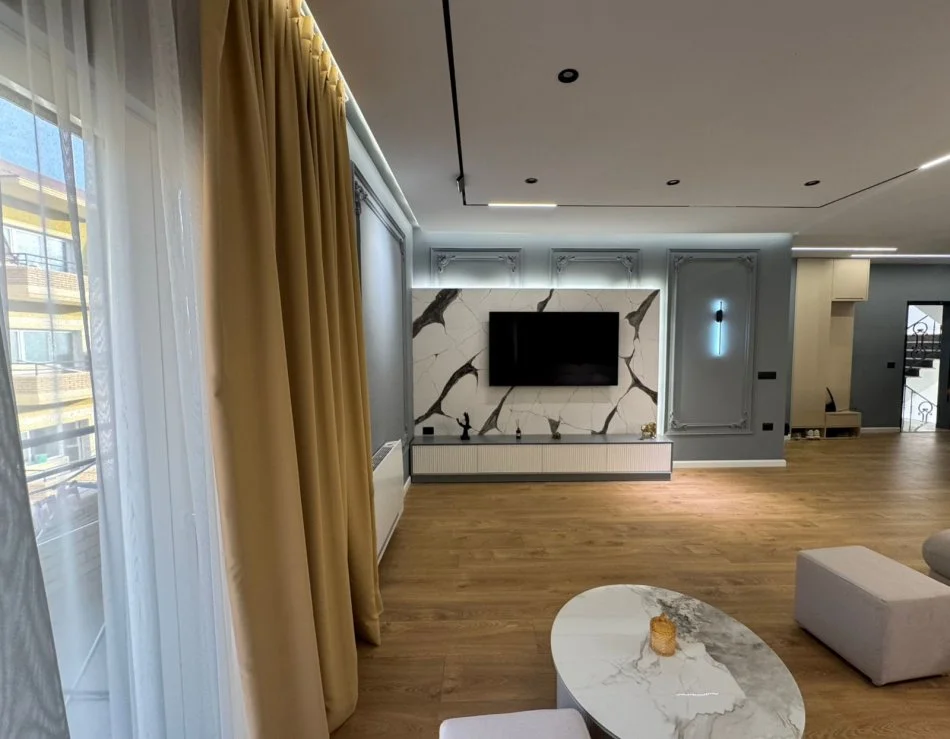 Tirane, vendesi appartamento 2+1 Piano 2, 116 m² 210.000 € (FARKE)