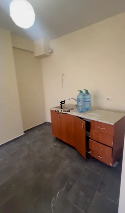 Tirane, monolocale in vendita al 9° piano, 49 m², 79.000 € (ASTIR)