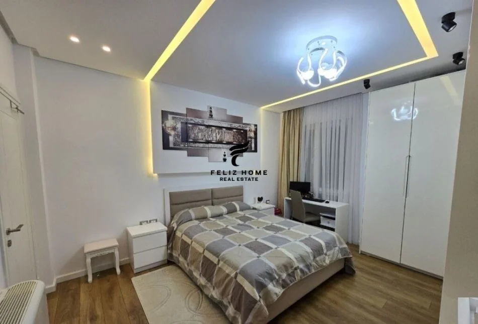 Tirane, vendesi appartamento 2+1+Balcone Piano 1, 146 m² 300.000 € (LIQUIDO CALDO)