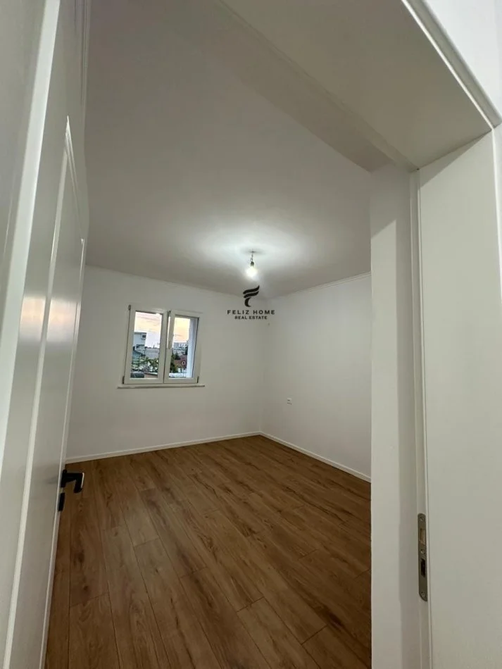 Tirane, vendesi appartamento 1+1 Piano 3, 55 m² 153.000 € (BULEVARDI ZOGU 1)