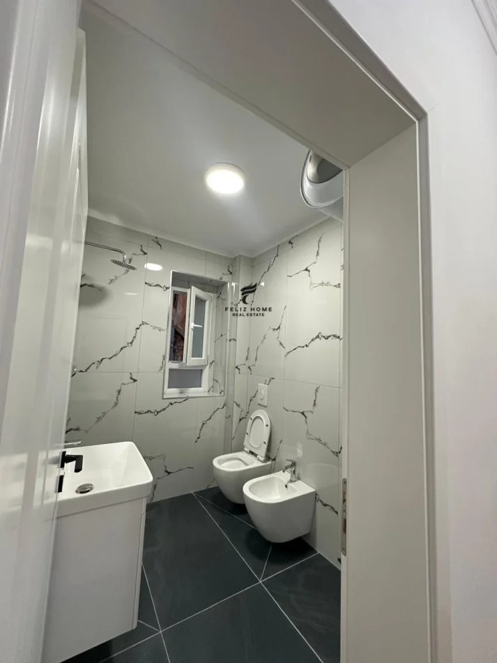 Tirane, vendesi appartamento 1+1 Piano 3, 55 m² 153.000 € (BULEVARDI ZOGU 1)
